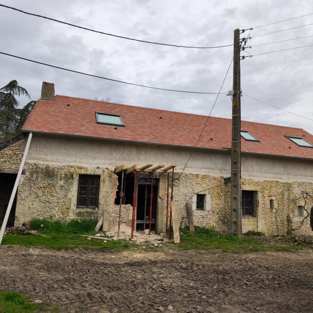 MTS maçonnerie au Grand Lucé, taille de pierre carreleur terrassement